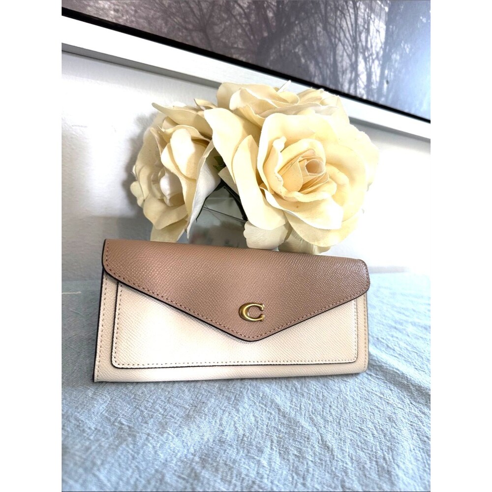 Coach Wyn Soft Wallet in Colorblock Two-Tone Envelope Wallet Clutch Beige Taupe